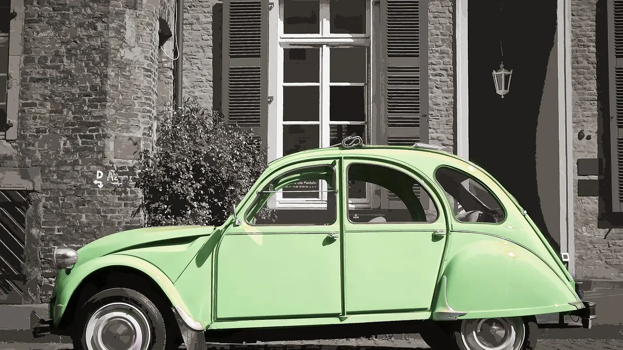 Voitures mythiques du cinéma : impact culturel